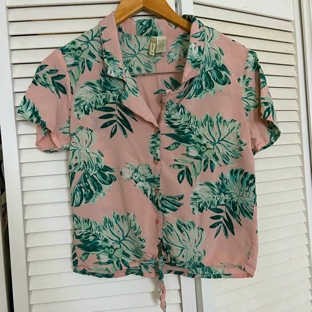 Button up hawaiian shirt